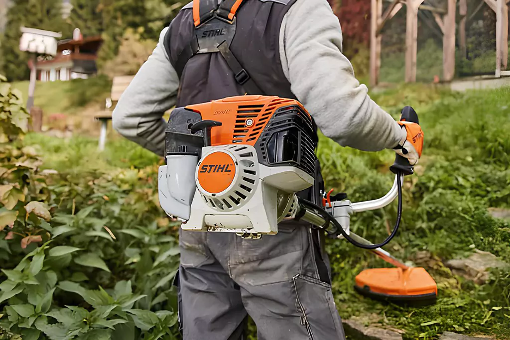 Herramientas STIHL ideales para fincas y cultivos en terrenos empinados